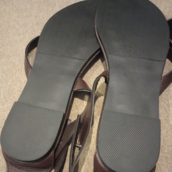 Studded Details Thong Sandals - Picture 4 of 5